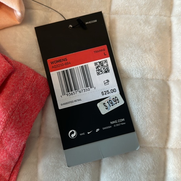 Nike Tee Bundle - Picture 2 of 3